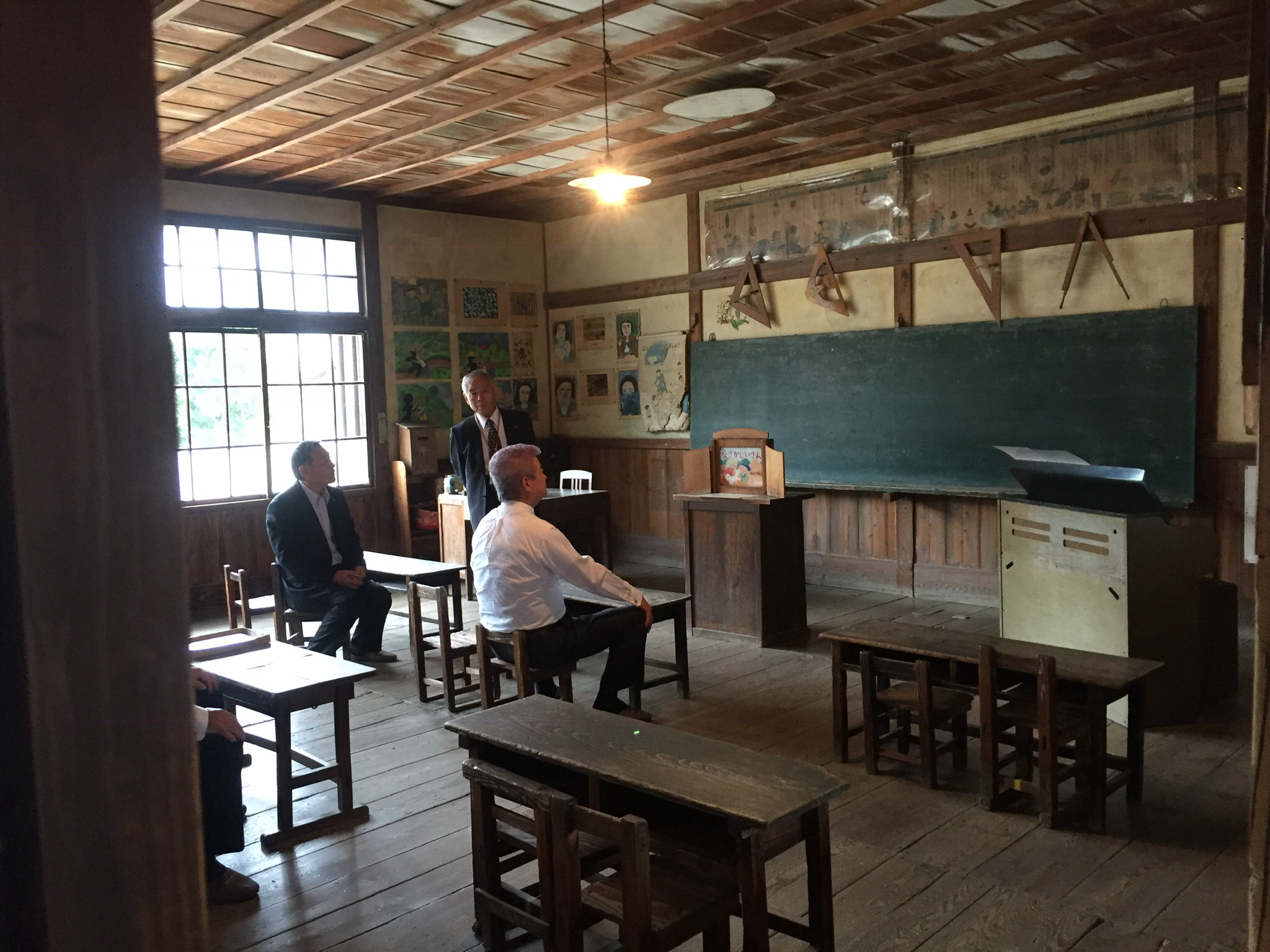 A57A0E29-51F9-48FA-9AC4-20C3F8587EFC